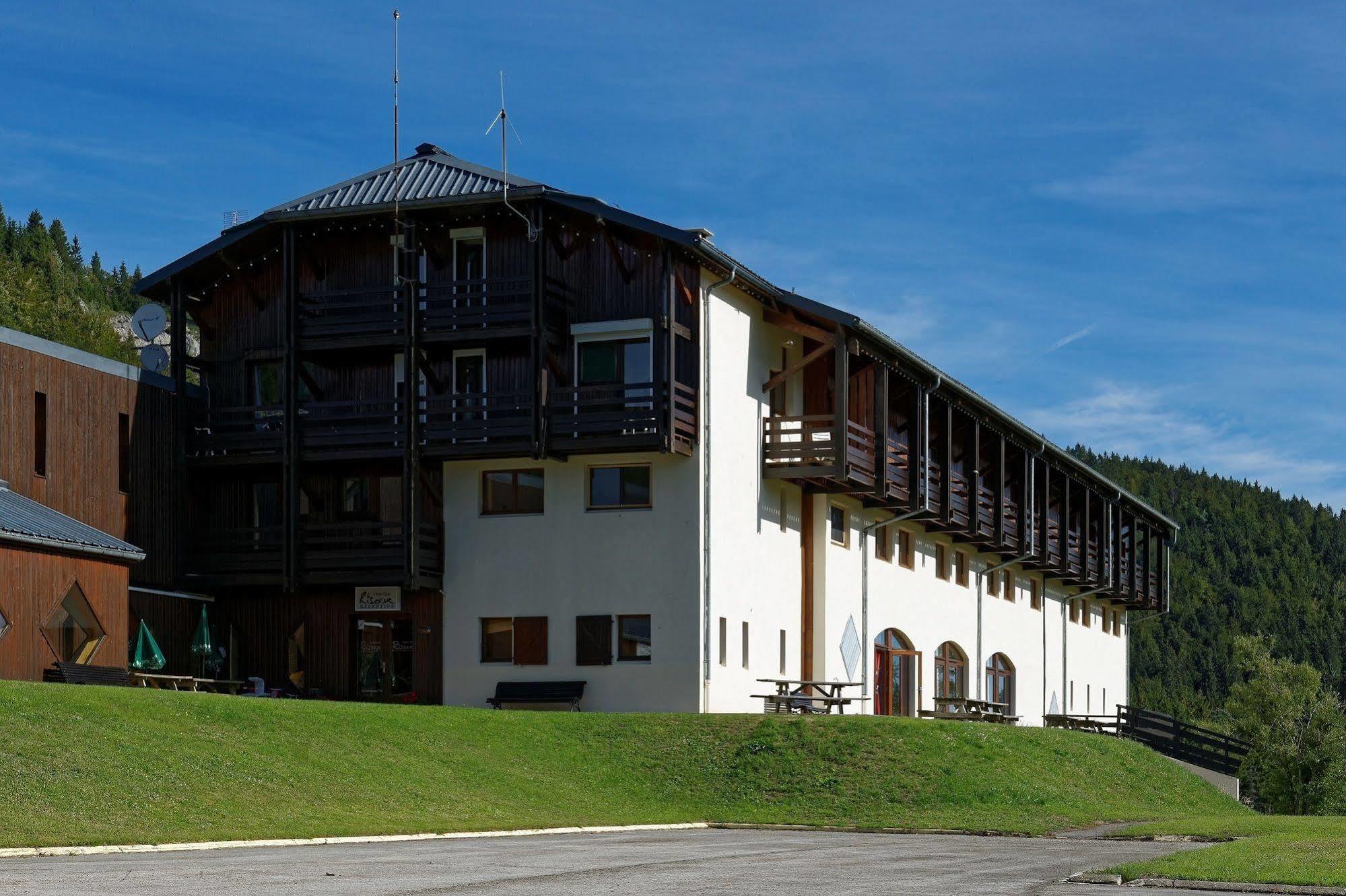 Hotel Club Le Risoux Bois-dʼAmont Exteriér fotografie